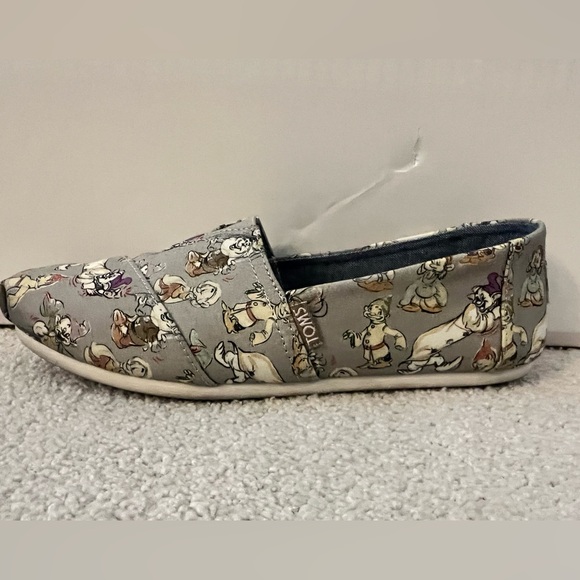 TOMS Disney Dopey slip on shoe - Picture 3 of 9